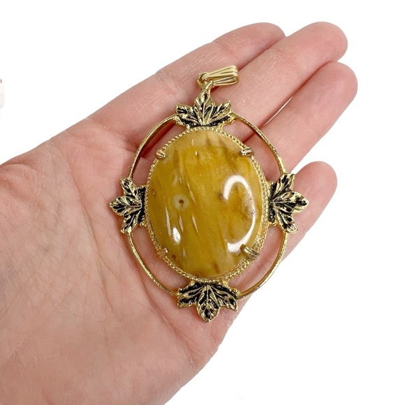 Lot of 9 Pendants: Shell, Stone, Rhinestone, Faux Pearl & Locket - Picture 2 of 10